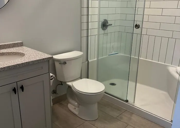 New The Carlyle 208 4Br Beachside Condo In Grand Bend